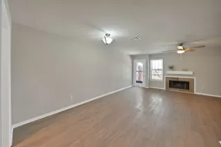 Photo #6: 20972217 Listing