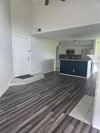 Photo #3: 20976086 Listing