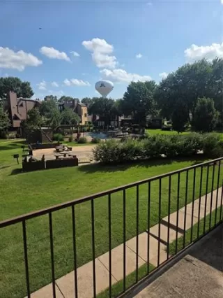 Photo #4: 20976086 Listing