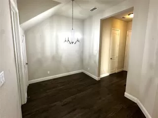 Photo #5: 20983835 Listing 