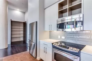 Photo #6: 20987688 Listing