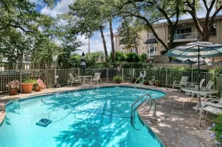 Photo #5: 20988345 Listing 