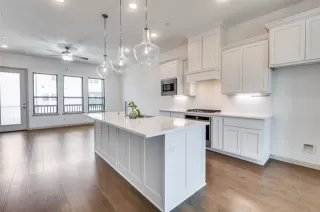 Photo #4: 20997377 Listing