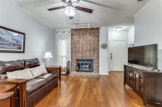 Photo #5: 20998699 Listing