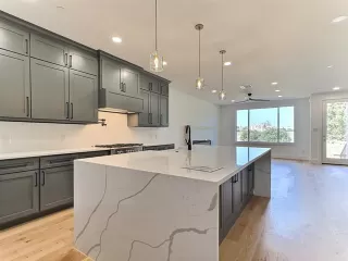 Photo #3: 20998998 Listing 