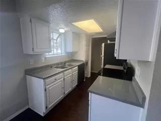 Photo #5: 21000129 Listing 