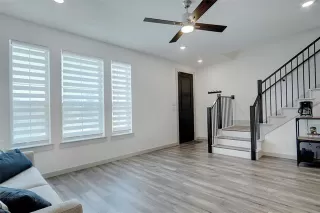 Photo #5: 21000799 Listing 