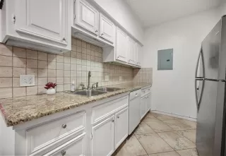 Photo #4: 21000808 Listing