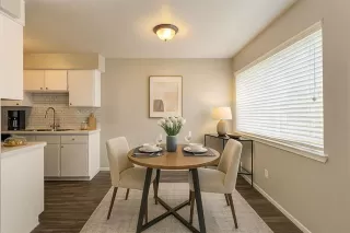 Photo #2: 21001635 Listing