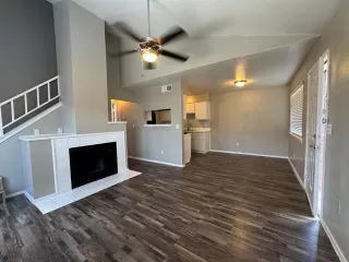 Photo #4: 21001635 Listing