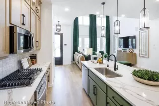 Photo #4: 21006051 Listing