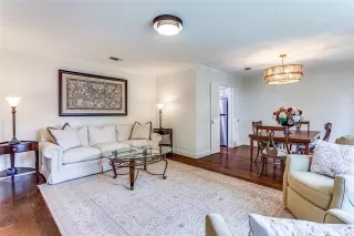 Photo #6: 21007688 Listing