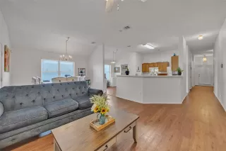 Photo #2: 21008389 Listing