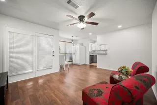 Photo #4: 21011412 Listing