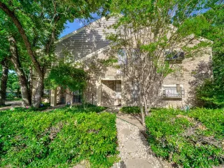 Photo #2: 21011873 Listing