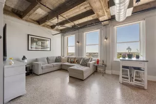 Photo #2: 21012285 Listing 