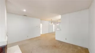 Photo #5: 21012940 Listing