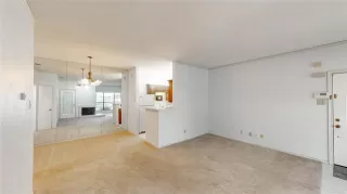 Photo #6: 21012940 Listing