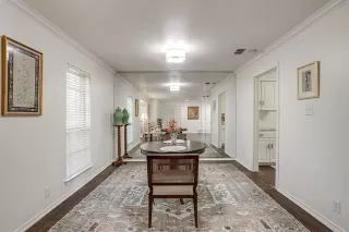 Photo #5: 21014315 Listing