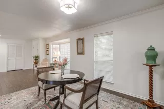 Photo #6: 21014315 Listing