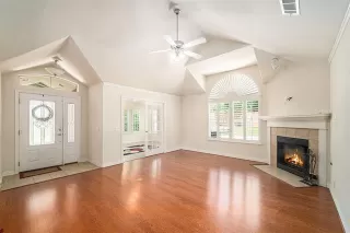 Photo #4: 21014815 Listing