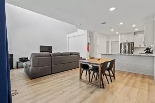 Photo #3: 21017829 Listing