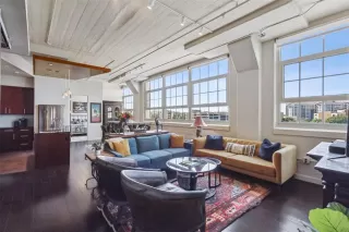 Photo #3: 21017896 Listing