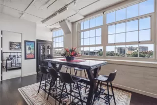 Photo #5: 21017896 Listing