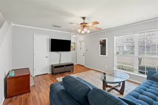 Photo #5: 21019274 Listing