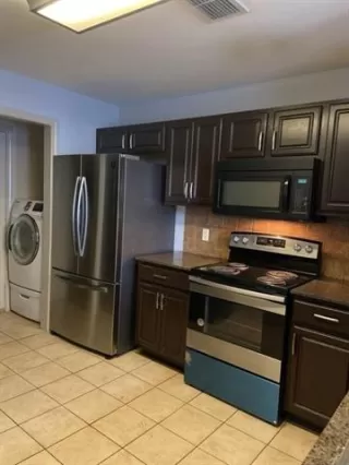 Photo #5: 21020449 Listing