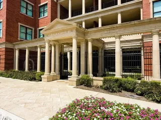 Photo #2: 21021156 Listing