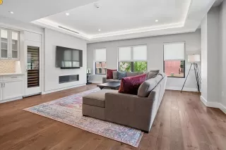 Photo #5: 21021156 Listing