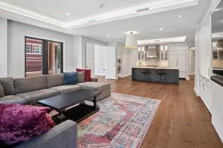 Photo #6: 21021156 Listing