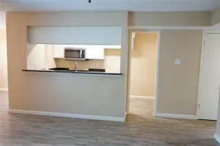 Photo #5: 21021227 Listing