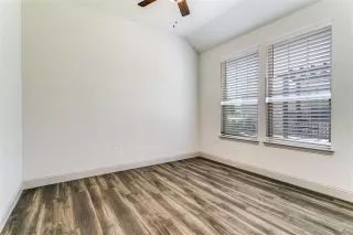 Photo #4: 21021822 Listing