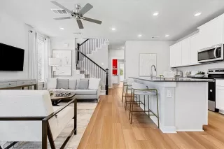 Photo #4: 21025301 Listing