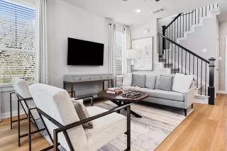 Photo #6: 21025301 Listing