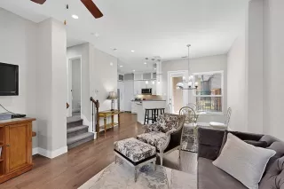 Photo #6: 21030337 Listing 