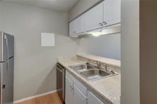 Photo #4: 21030512 Listing 