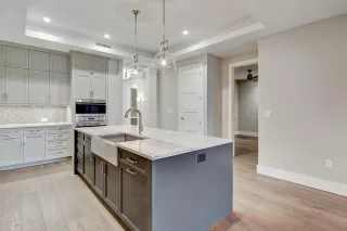 Photo #6: 21035485 Listing