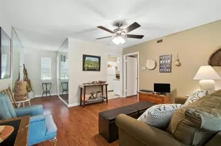 Photo #4: 21037446 Listing