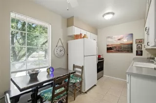 Photo #5: 21037446 Listing