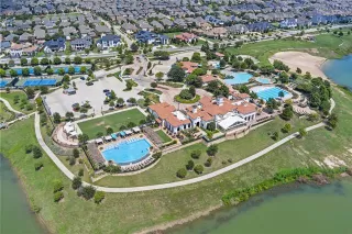 Photo #2: 21037602 Listing 