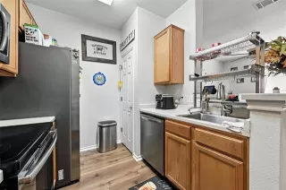 Photo #6: 21039046 Listing