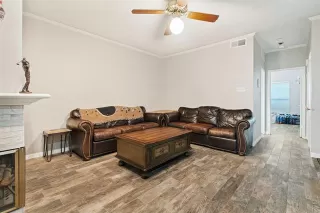 Photo #5: 21039373 Listing 