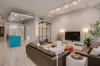 Photo #3: 21043702 Listing