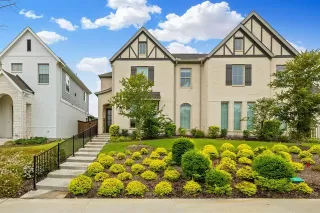 Photo #2: 21045059 Listing 