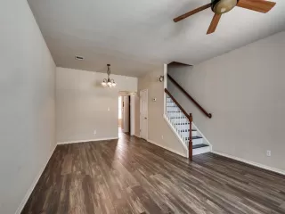 Photo #4: 21045635 Listing