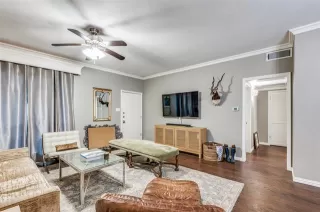 Photo #5: 21046852 Listing 