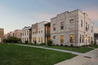 Photo #2: 21047182 Listing